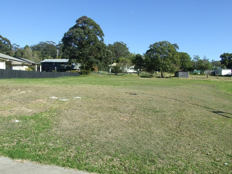 10 Lewis Street, Crows Nest QLD 4355