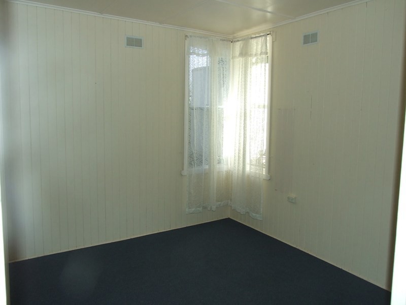 32 South Street, Crows Nest QLD 4355