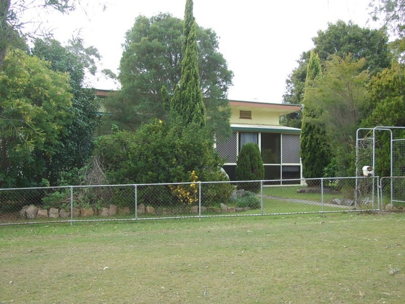 32 South Street, Crows Nest QLD 4355