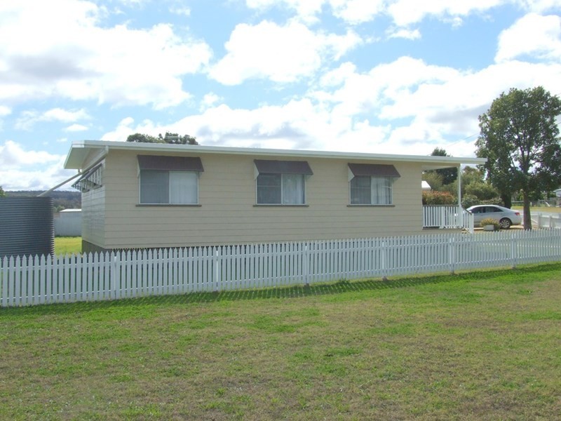 11 John Street, Goombungee QLD 4354