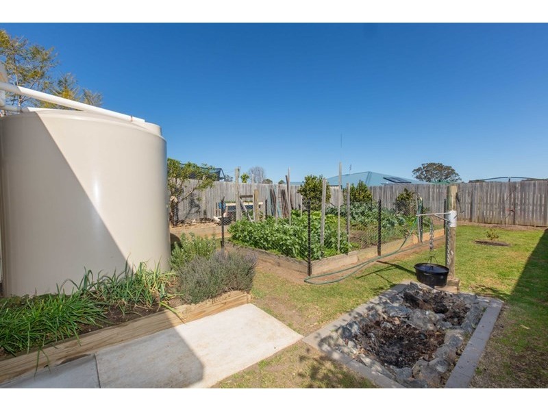 15 Vicky Avenue, Crows Nest QLD 4355