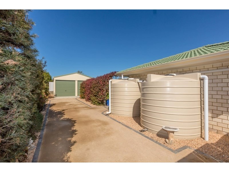 15 Vicky Avenue, Crows Nest QLD 4355