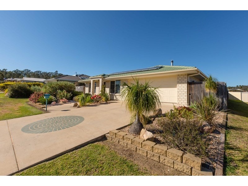 15 Vicky Avenue, Crows Nest QLD 4355