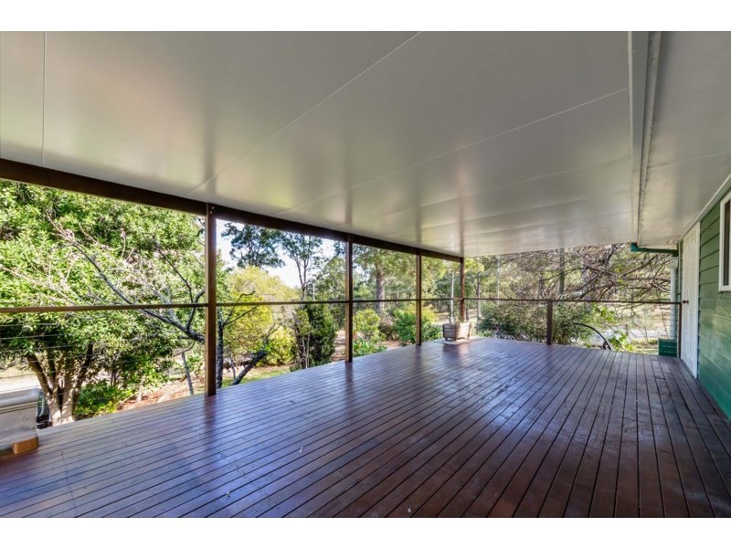 8 Pinnell Road, Crows Nest QLD 4355