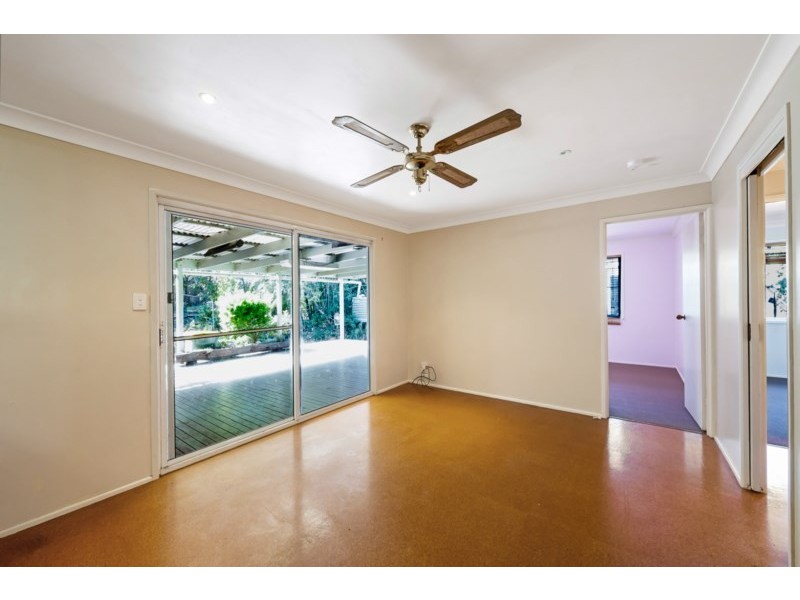 8 Pinnell Road, Crows Nest QLD 4355