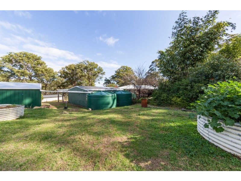 8 Pinnell Road, Crows Nest QLD 4355