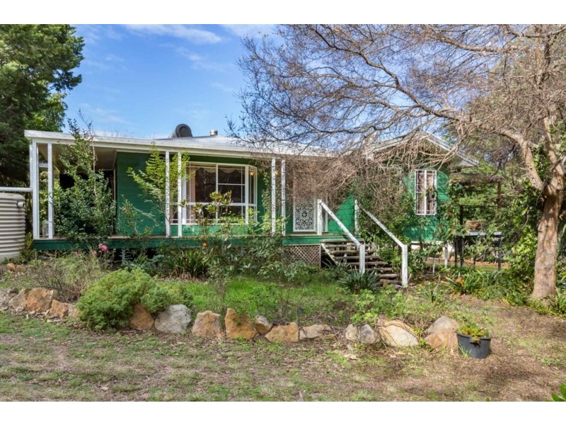 8 Pinnell Road, Crows Nest QLD 4355