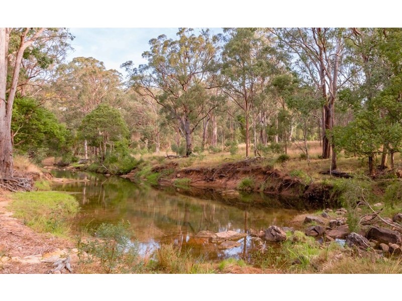 000 Three Mile Road, Crows Nest QLD 4355