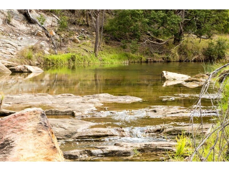 000 Three Mile Road, Crows Nest QLD 4355