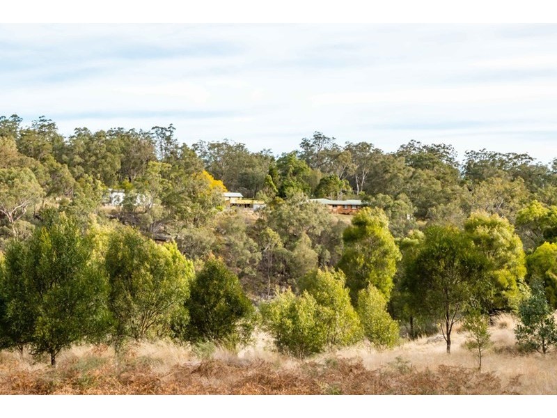 000 Three Mile Road, Crows Nest QLD 4355