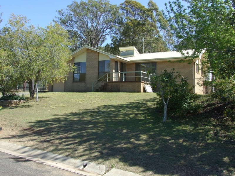 44 Railway Terrace, Crows Nest QLD 4355