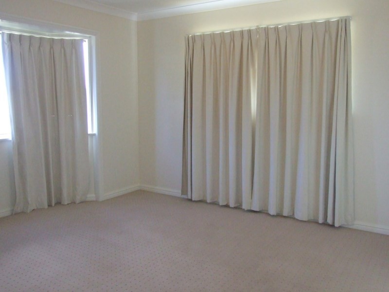 26 Samuel Avenue, Crows Nest QLD 4355