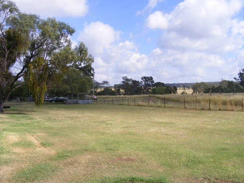 1 Nicholas Street, Goombungee QLD 4354