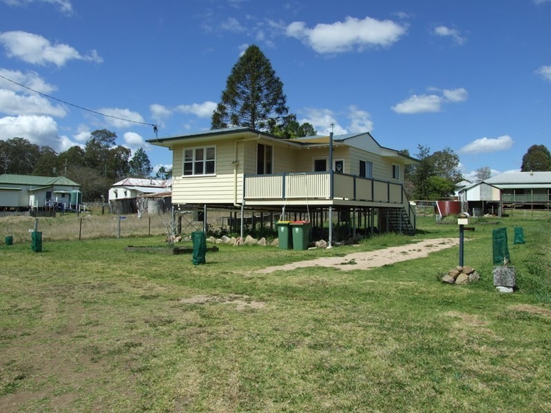 7 Eames Street, Crows Nest QLD 4355