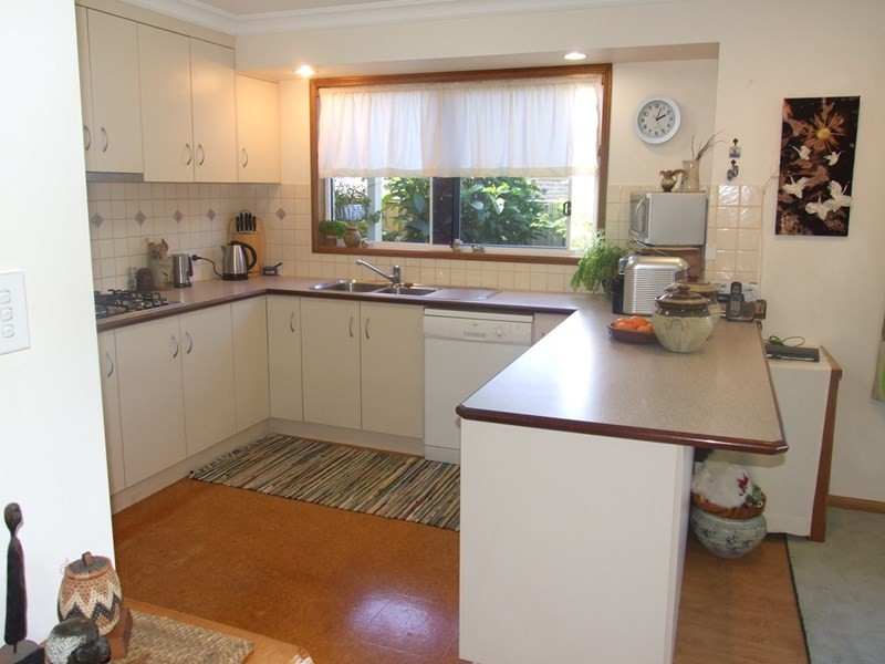 3 Olsen Drive, Crows Nest QLD 4355