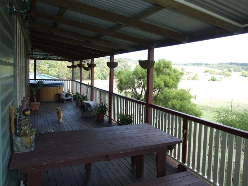 138 Perseverance Hall Road, Ravensbourne QLD 4352