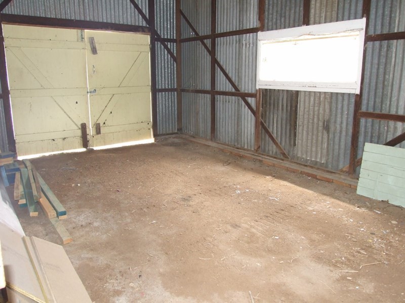 16 Esk Street, Crows Nest QLD 4355