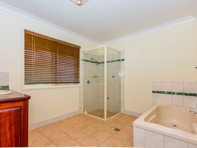 10 Devoncourt Road, Crows Nest QLD 4355