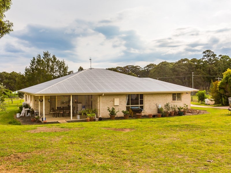 10 Devoncourt Road, Crows Nest QLD 4355