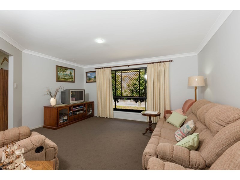 8 Samuel Avenue, Crows Nest QLD 4355