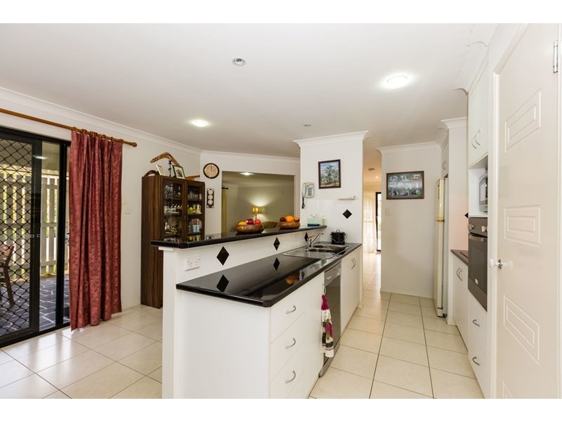 8 Samuel Avenue, Crows Nest QLD 4355