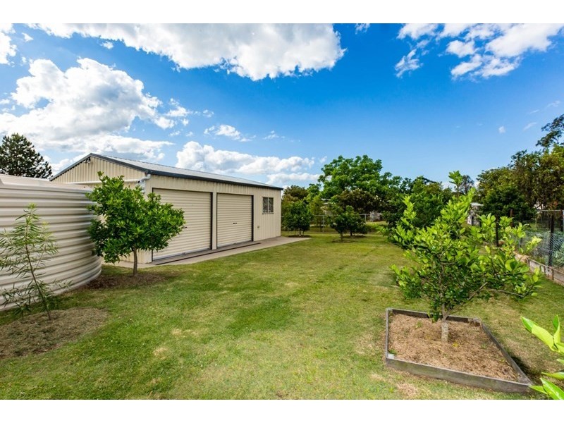 8 Samuel Avenue, Crows Nest QLD 4355