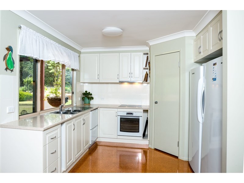 18 William Street, Pechey QLD 4352