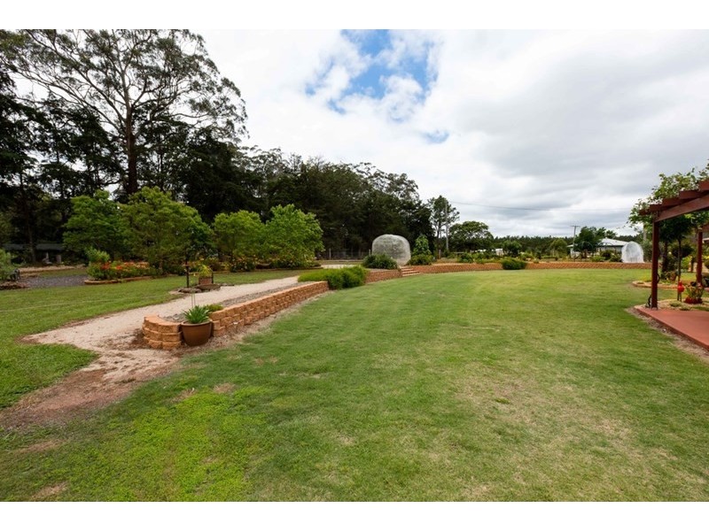 18 William Street, Pechey QLD 4352