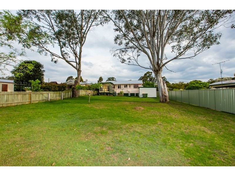 26a South Street, Crows Nest QLD 4355