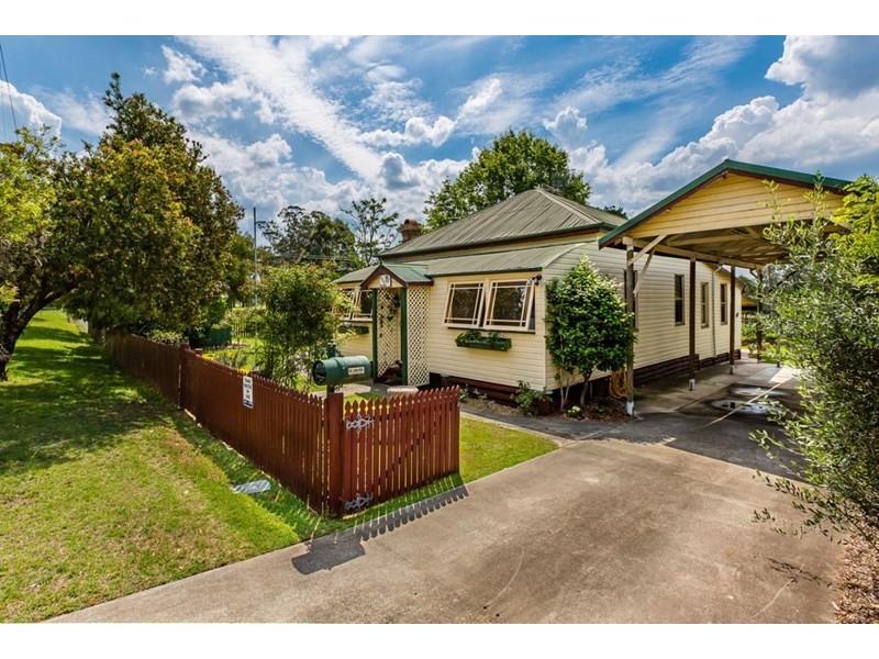 28 Nolan Street, Crows Nest QLD 4355