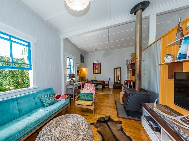 8 Albert Street, Crows Nest QLD 4355