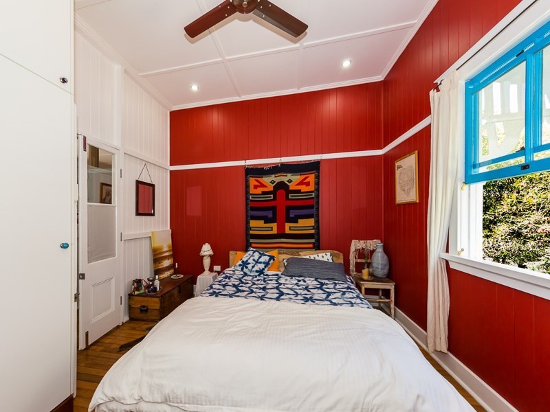 8 Albert Street, Crows Nest QLD 4355