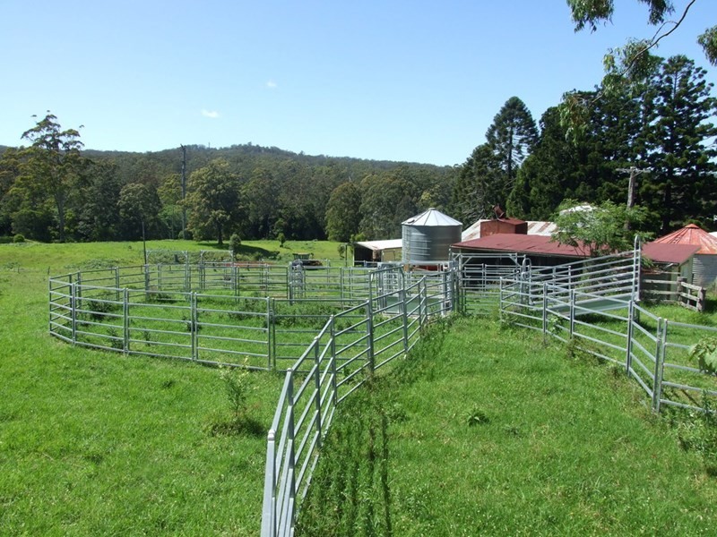 447 National Park Road, Ravensbourne QLD 4352