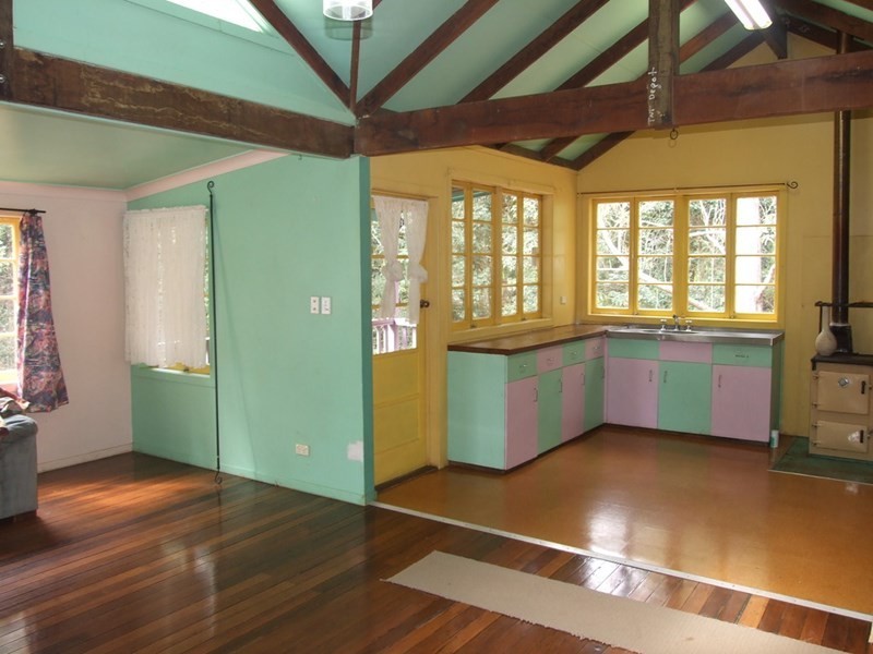 185 Post Office Road, Ravensbourne QLD 4352