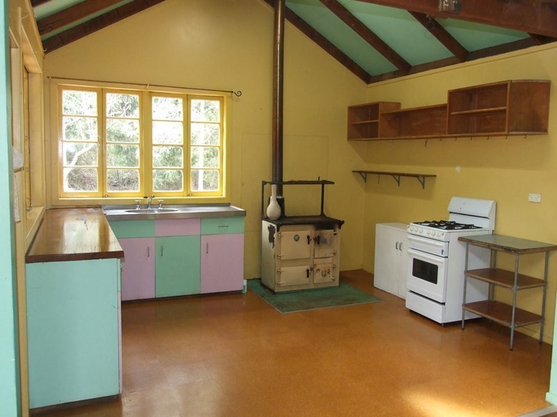 185 Post Office Road, Ravensbourne QLD 4352