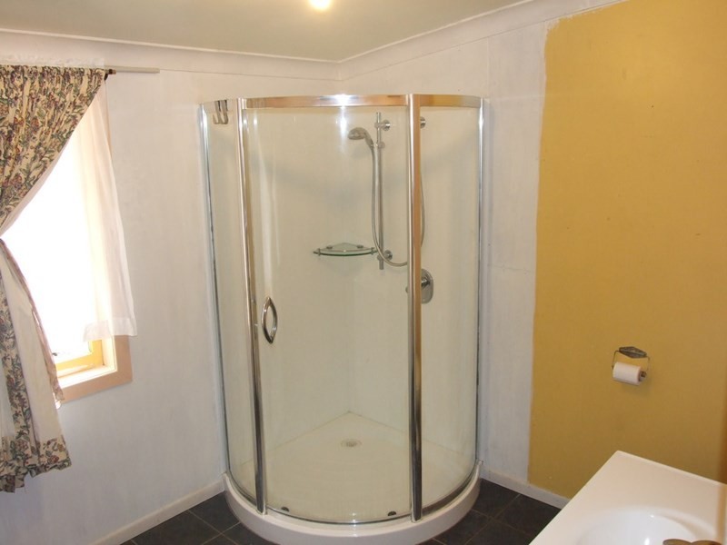 185 Post Office Road, Ravensbourne QLD 4352