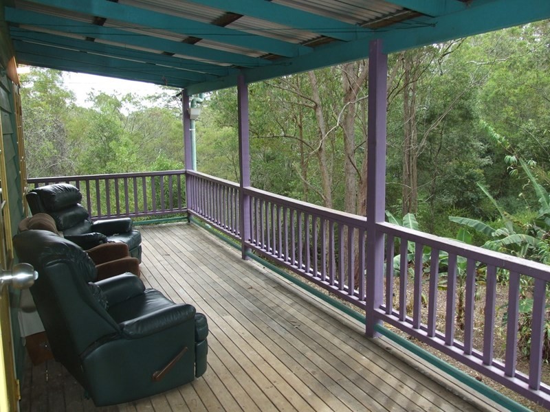 185 Post Office Road, Ravensbourne QLD 4352