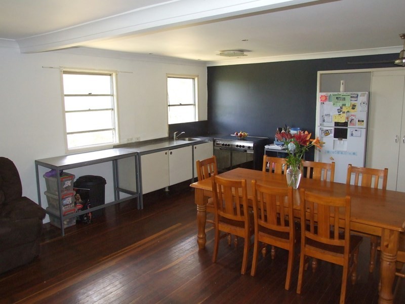 664 Austin Road, Crows Nest QLD 4355