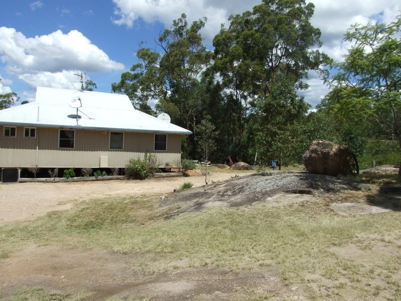 664 Austin Road, Crows Nest QLD 4355