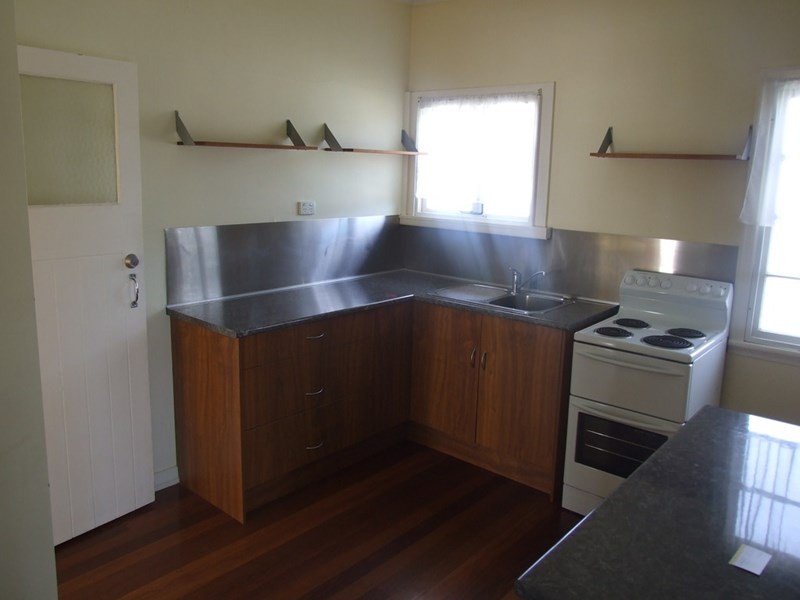 10 Park Road, Crows Nest QLD 4355