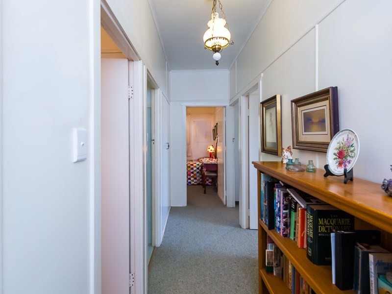 13 Gleeson Street, Crows Nest QLD 4355