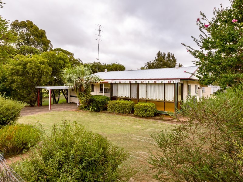 54 Charles Street, Crows Nest QLD 4355