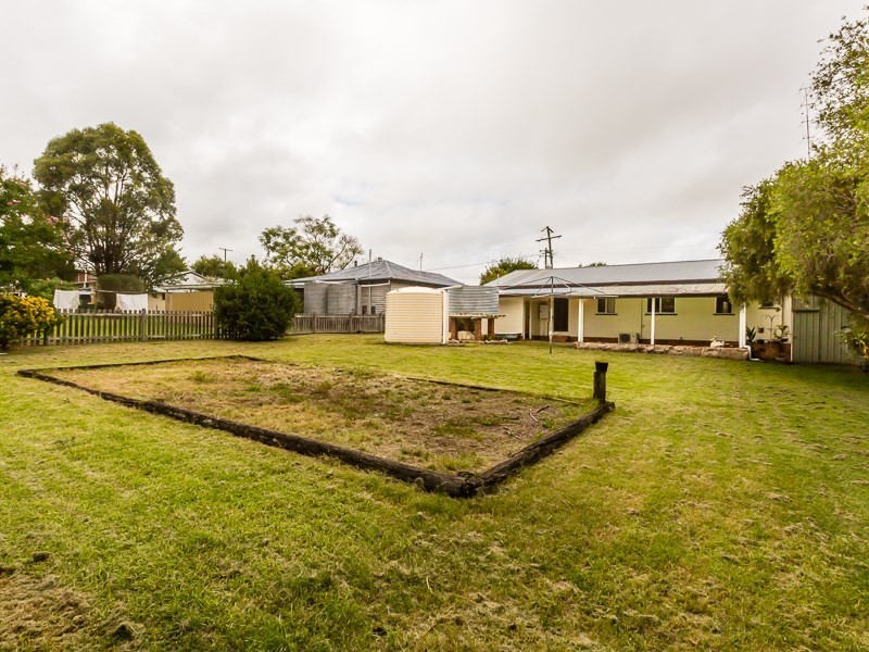 54 Charles Street, Crows Nest QLD 4355