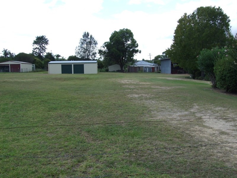 49 South Street, Crows Nest QLD 4355