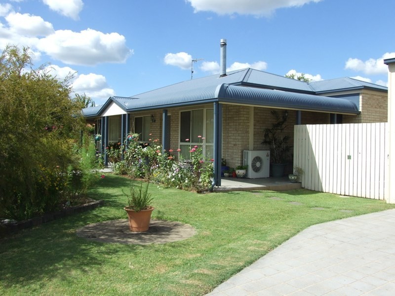 6 Parkland Drive, Crows Nest QLD 4355