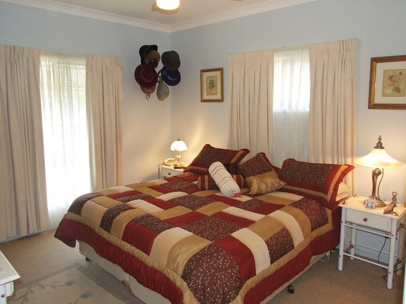 6 Parkland Drive, Crows Nest QLD 4355