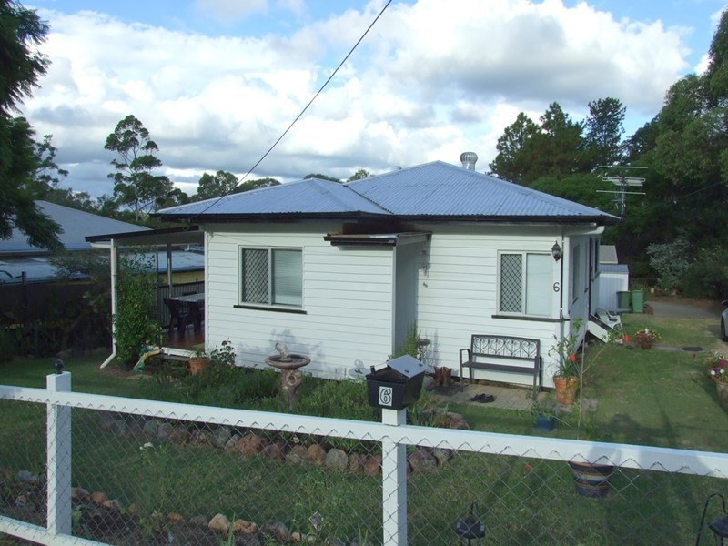 6 Andrews Road, Crows Nest QLD 4355