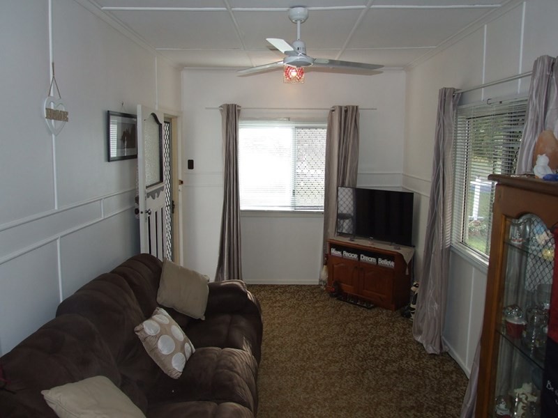 6 Andrews Road, Crows Nest QLD 4355