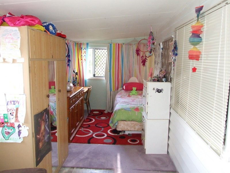 6 Andrews Road, Crows Nest QLD 4355