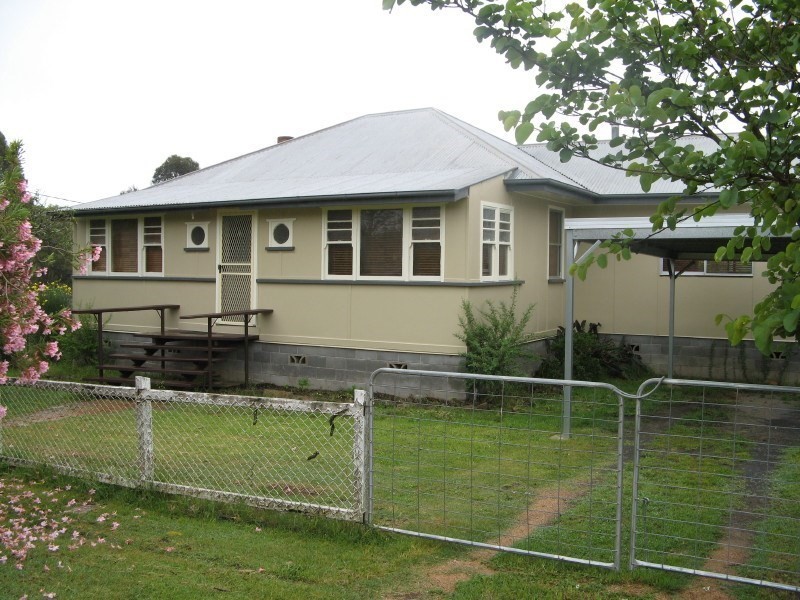 28 Albert Street, Crows Nest QLD 4355